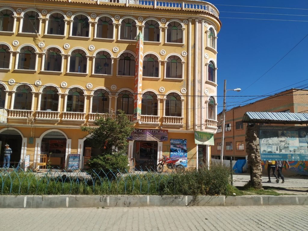 Titicaca Bus - Abandonados na fronteira do Peru 2 IMG 20190523 104452