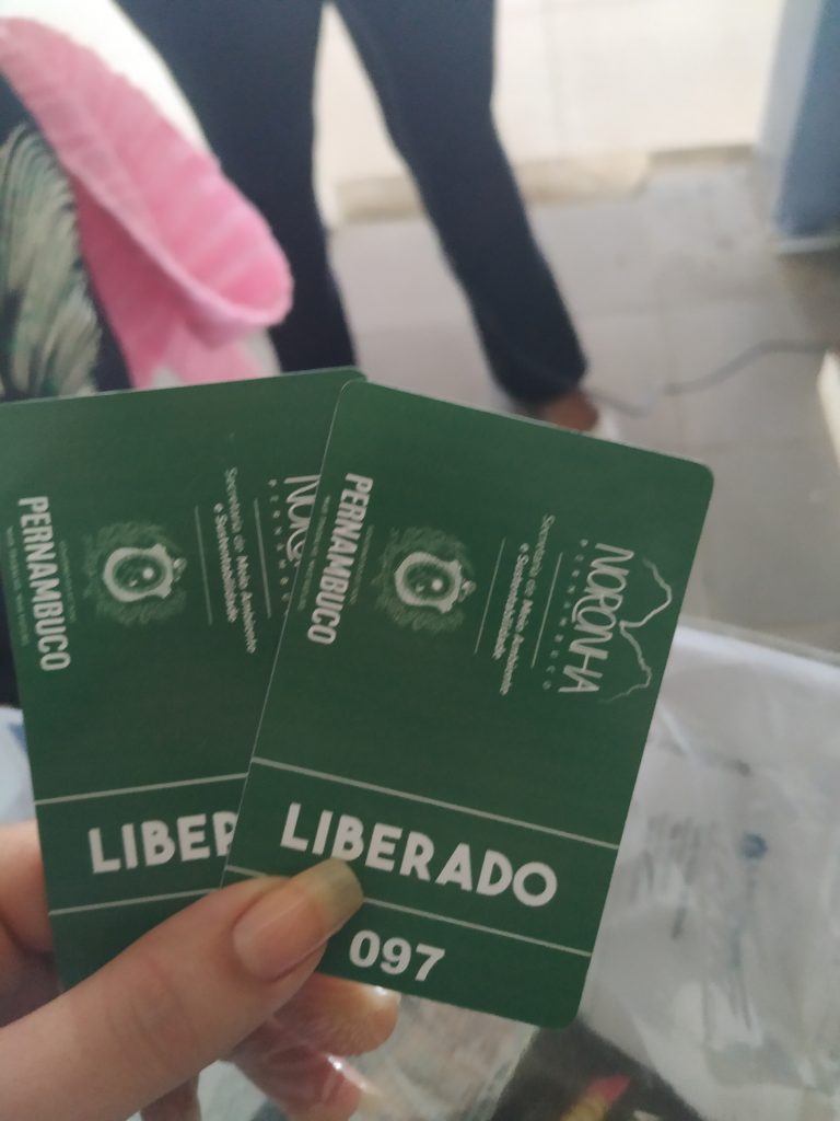Cartões de liberação: Necessários para entrar e sair da ilha
