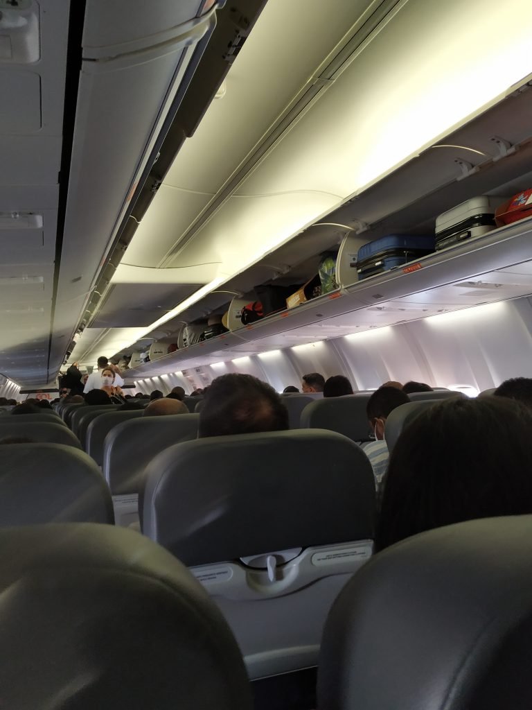 Viajar de avião na pandemia: Protocolos e cuidados