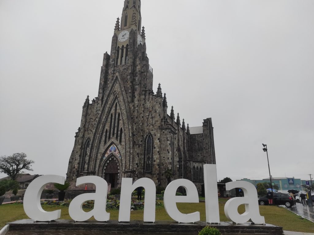 Catedral de pedra em Canela