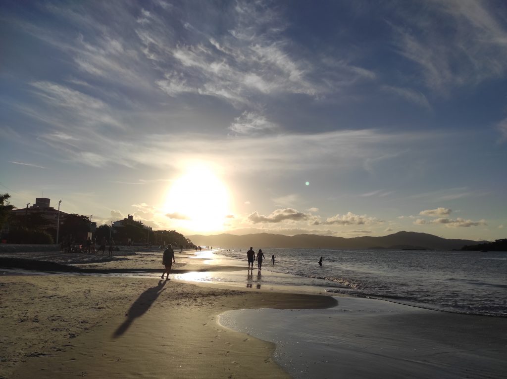 Praia de Canasvieiras em Florianópolis