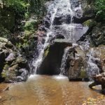 Cachoeira dentro da estrutura da hospedagem