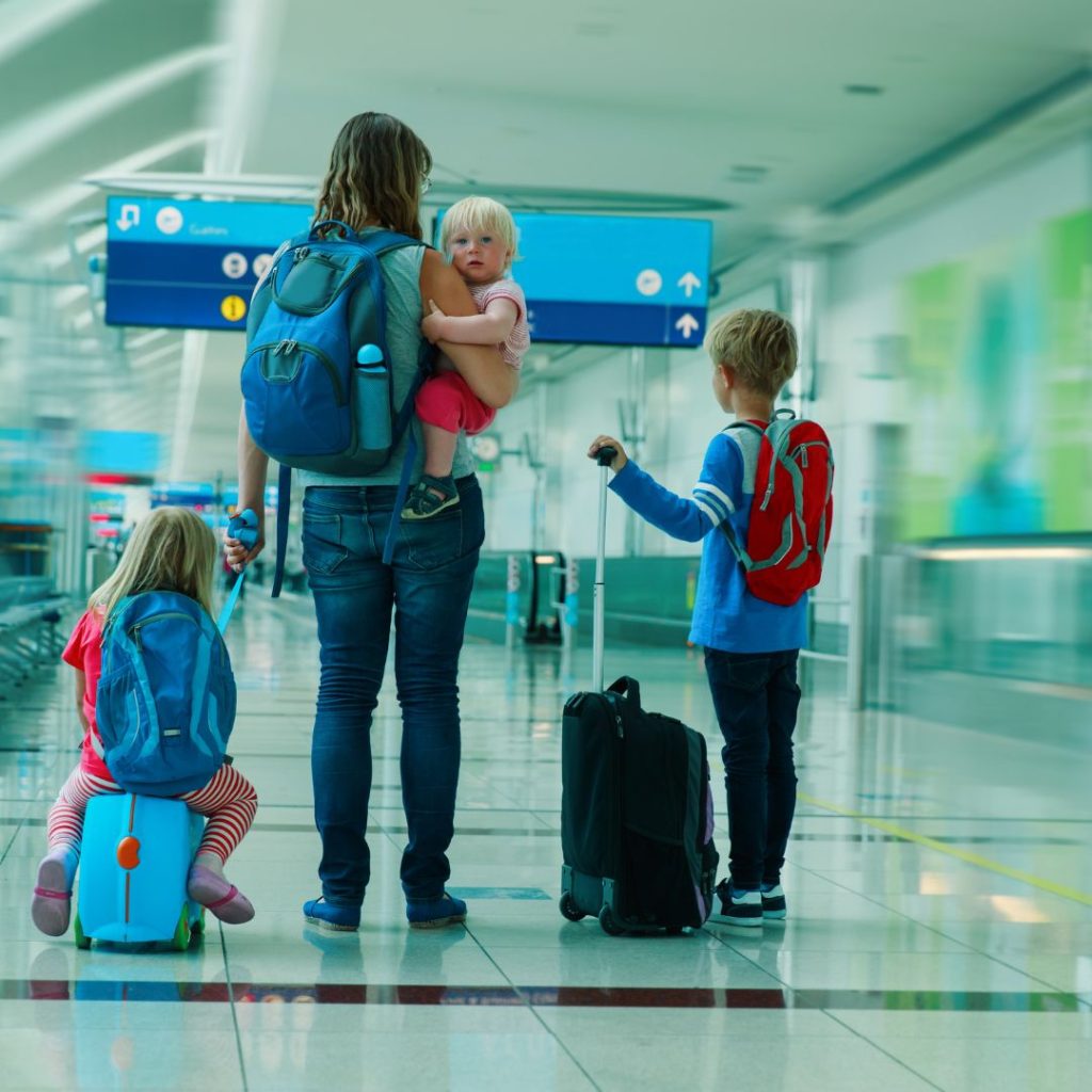 Confira como emitir a autorização eletrônica de viagem para crianças e menores