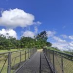 Plataforma dentro do espaço do Morro dos Ventos