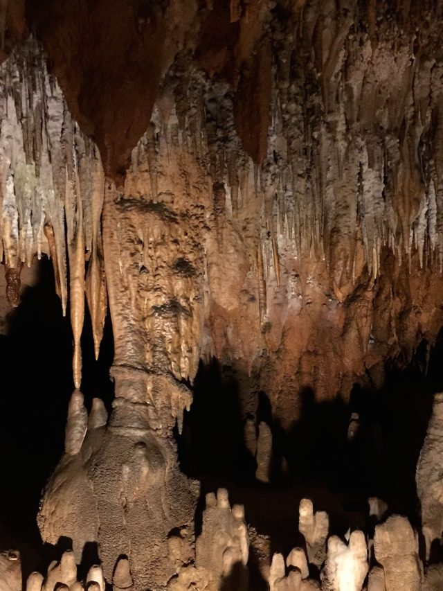 Caverna de 600 milhões de anos é aberta a visitação
