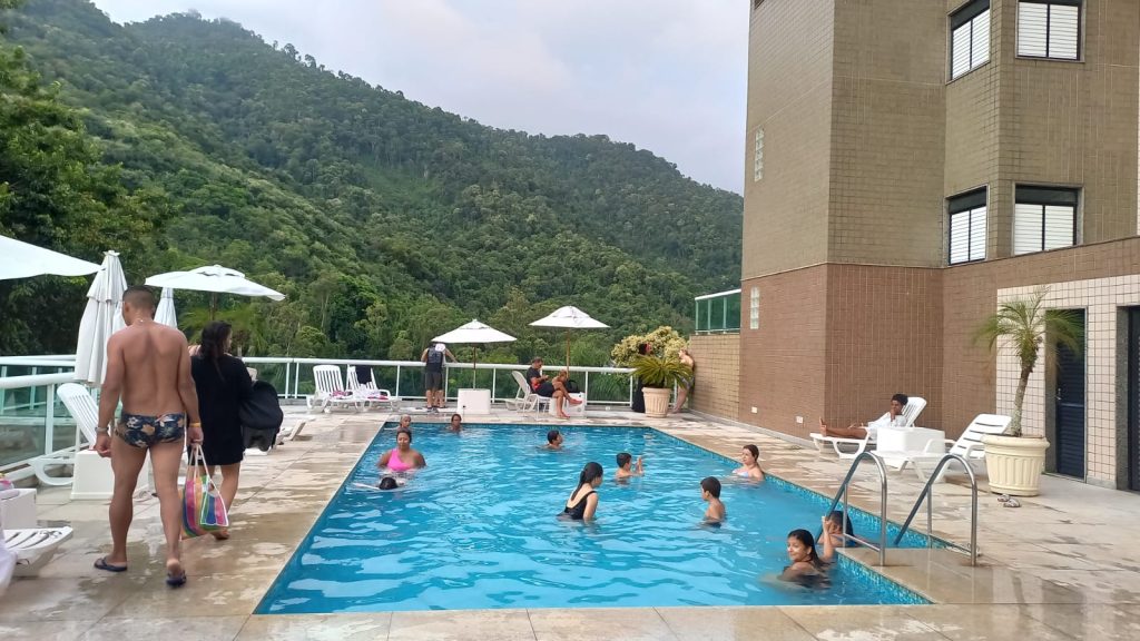 Opções de piscinas na estrutura do Hotel